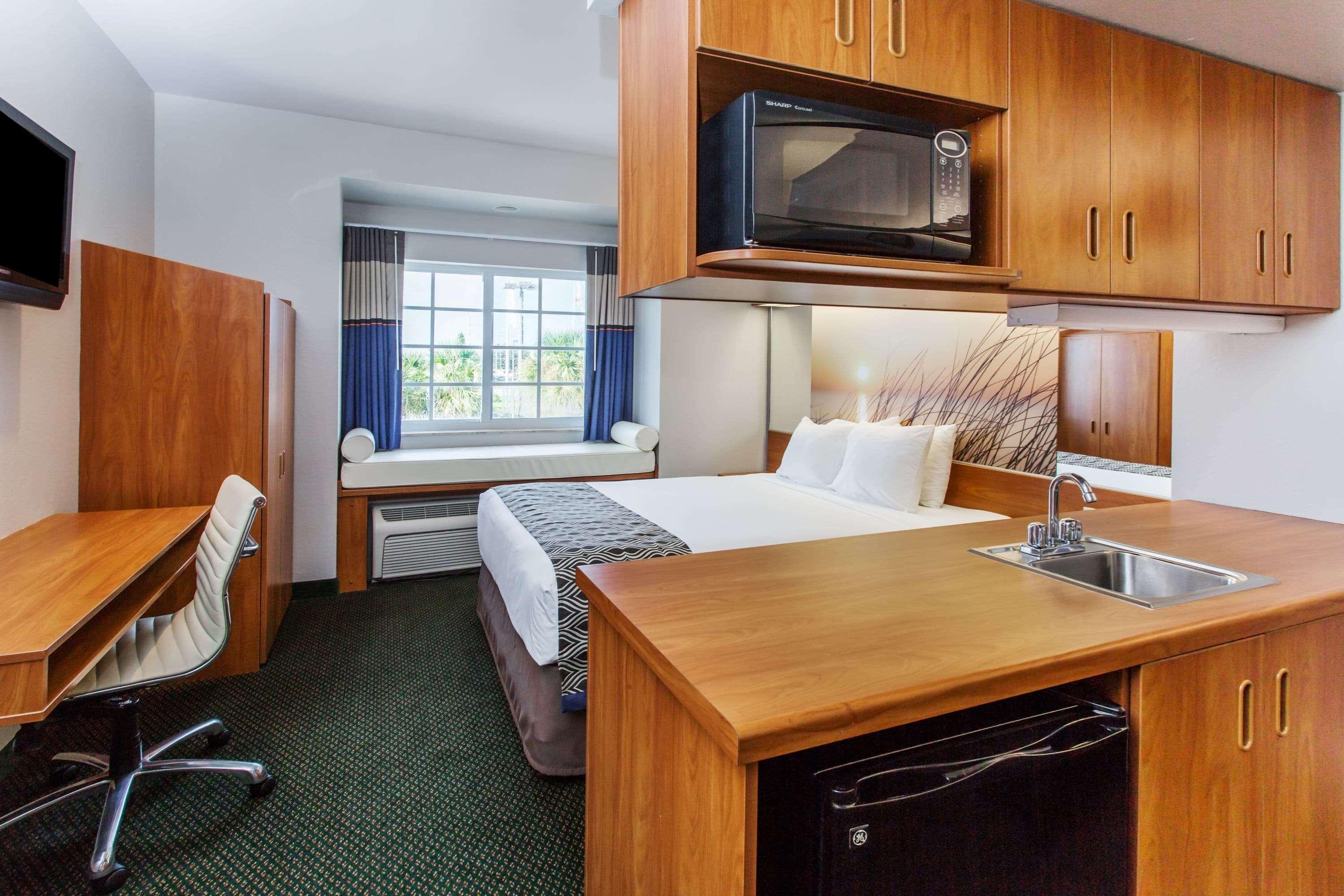 Microtel Inn & Suites By Wyndham Port Charlotte Punta Gorda Экстерьер фото